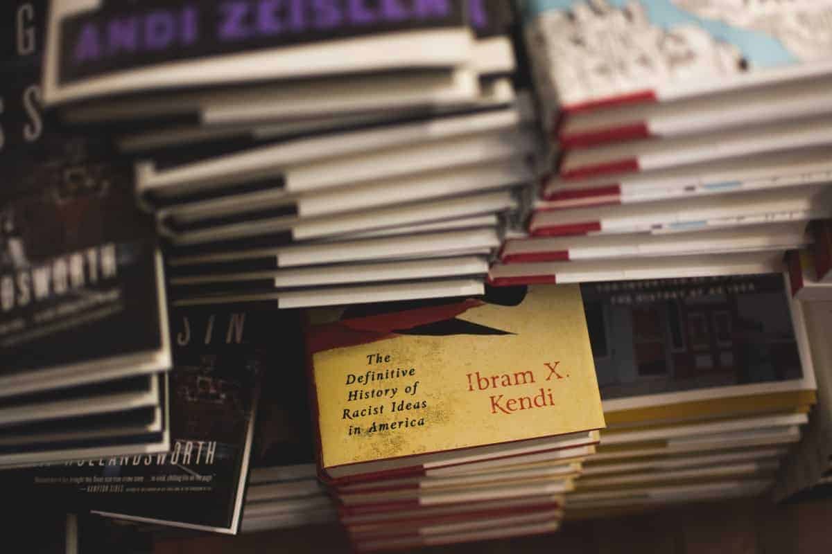 books_history_literature_old_pile_stacks_wisdom-1179191.jpg!d