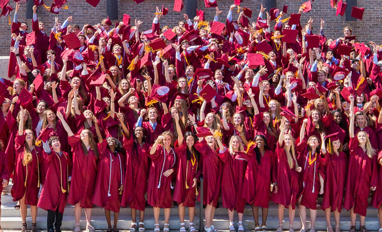Hero Image - 2021-2022 - Alumni Support - Cap toss