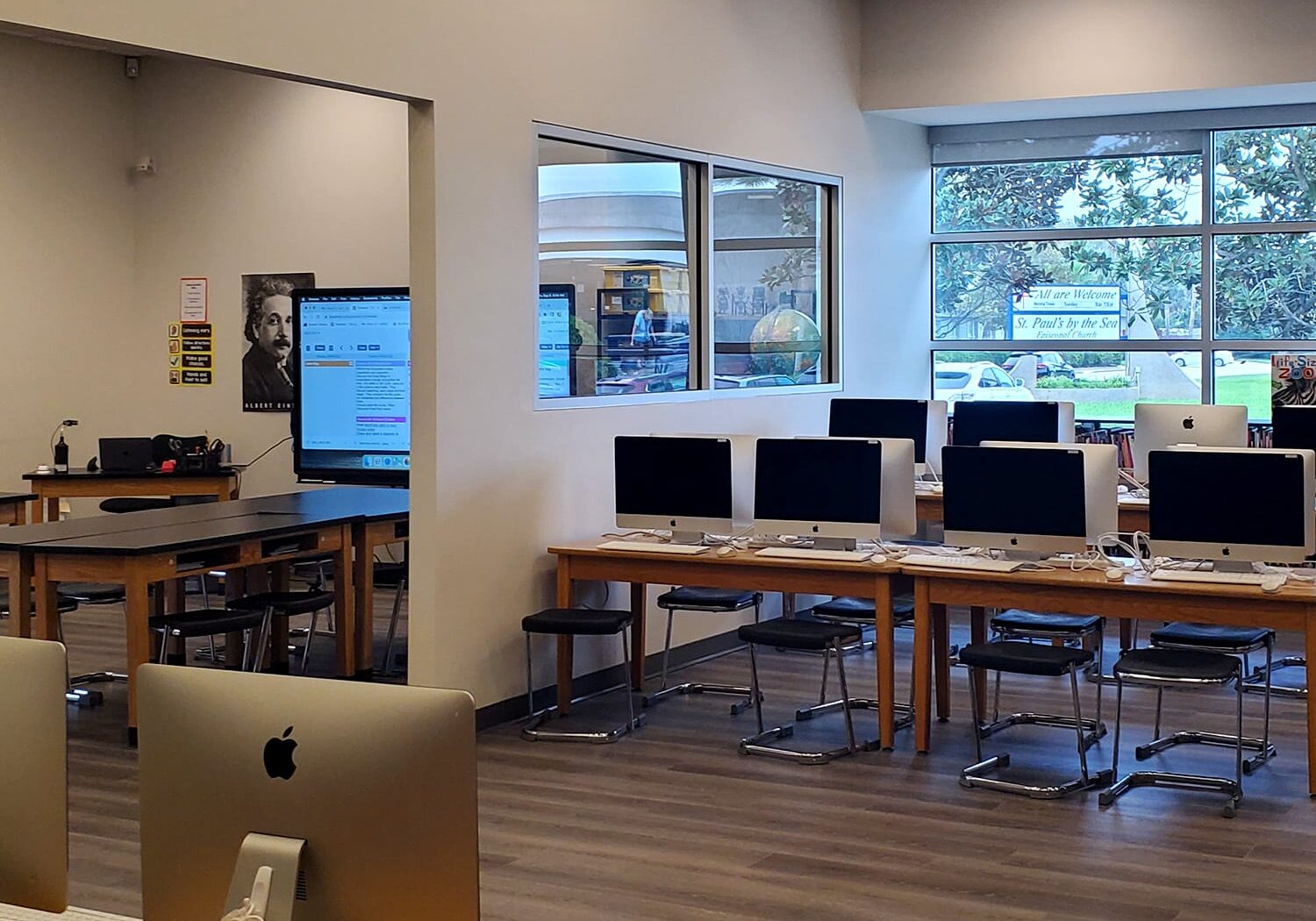 Homepage-facilities-gallery-Innovation Lab